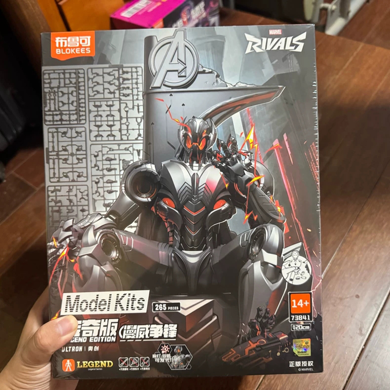 Model Kit Ultron - Blokees Nova Edição Ultron Legend, Kit