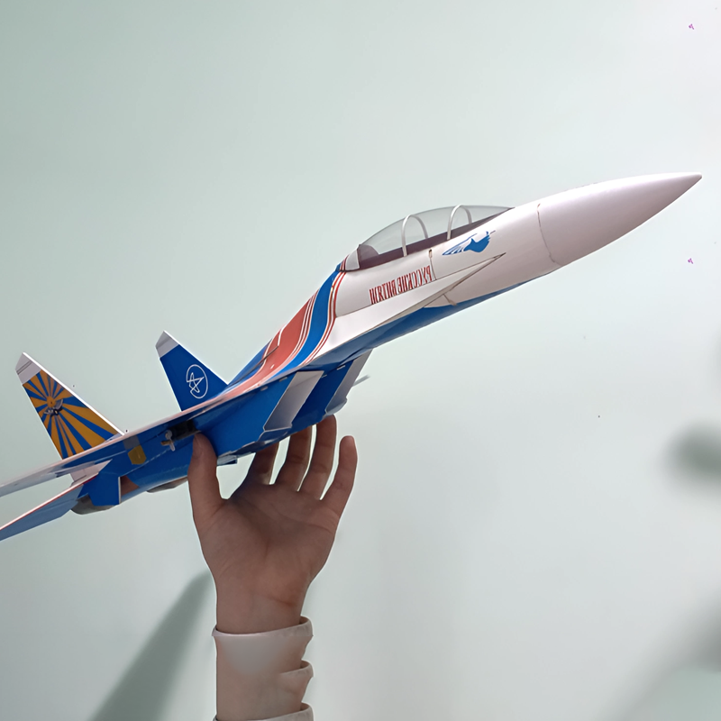 Avião de Combate RC Su-27 com  - Model Kit Expert avaliação e preço